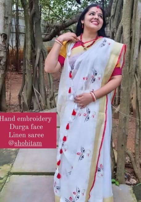 Stunning White Linen Saree with Goddess Durga Motif. Top Seller Saree. Vidya Balan Favorite!
