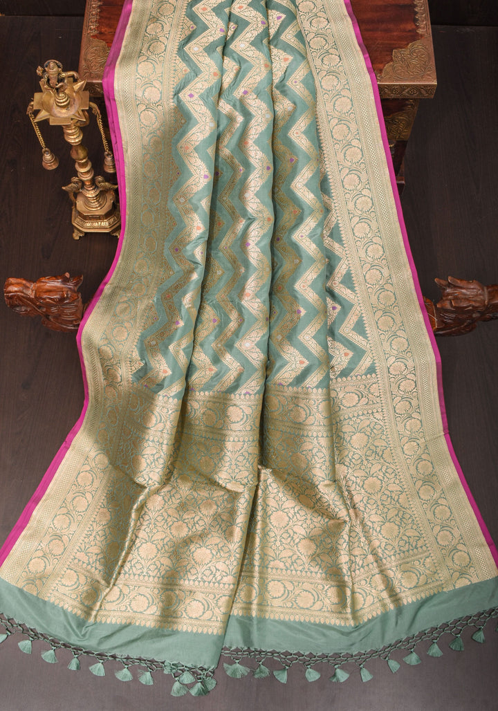 Exquisite Green Banarasi Katan Silk Saree with Meenakari Chevron Pattern, Grand Pallu and Zari | SILK MARK CERTIFIED