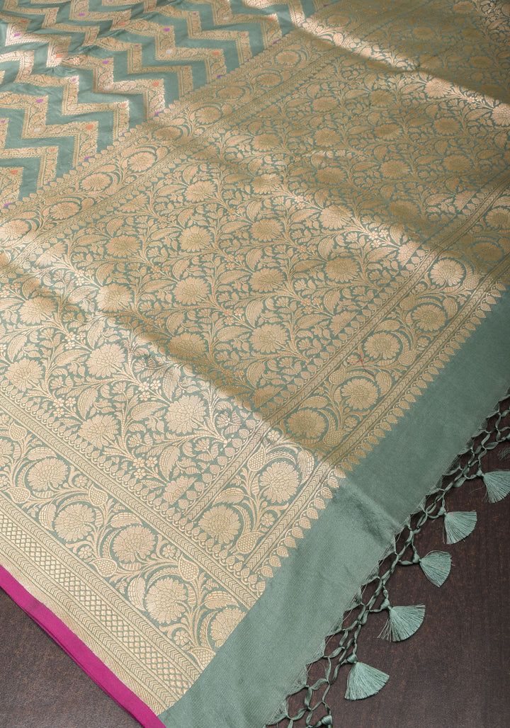 Exquisite Green Banarasi Katan Silk Saree with Meenakari Chevron Pattern, Grand Pallu and Zari | SILK MARK CERTIFIED