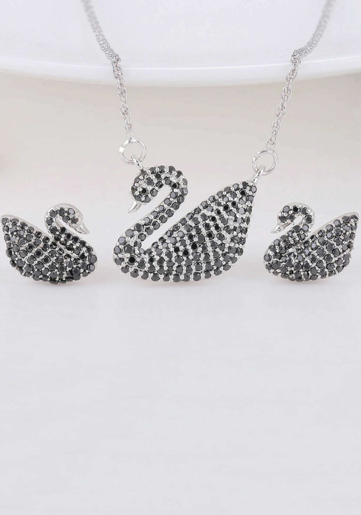 925 Silver Black Stone Swan Pendant Chain Set