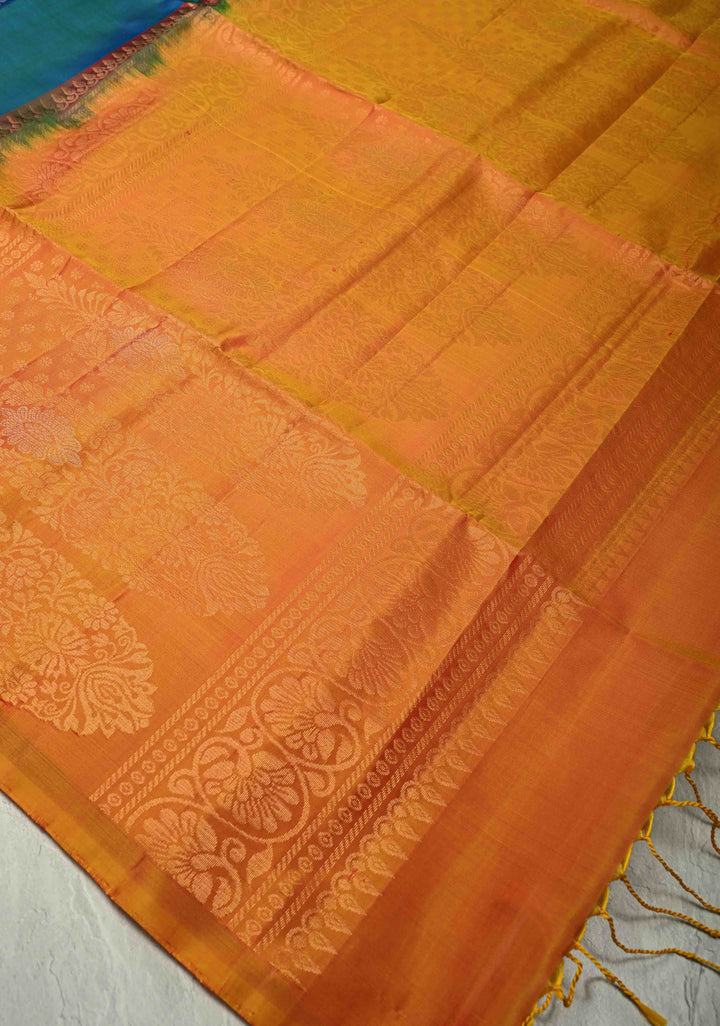 Peacock Blue Dual tone Borderless Kanjivaram Soft Silk Saree with Gold-Silver Buttas and Contrast Pallu | SILK MARK CERTIFIED