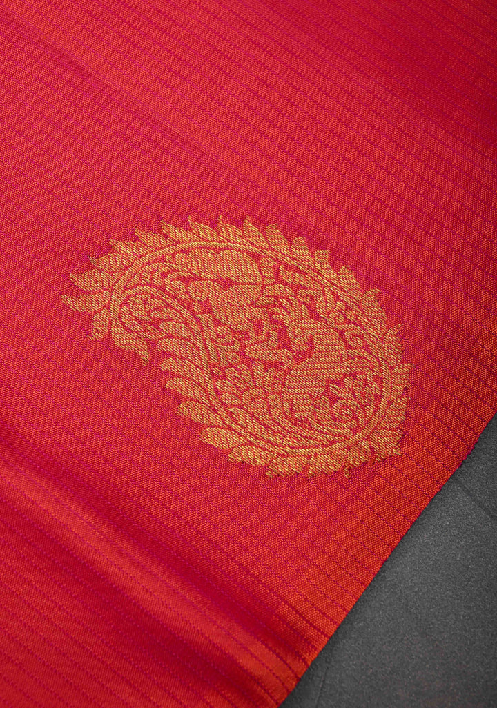 Borderless Pink Dual tone Kanjivaram Pure Silk Saree with Vertical Stripes and Paisley Buttas | SILK MARK CERTIFIED
