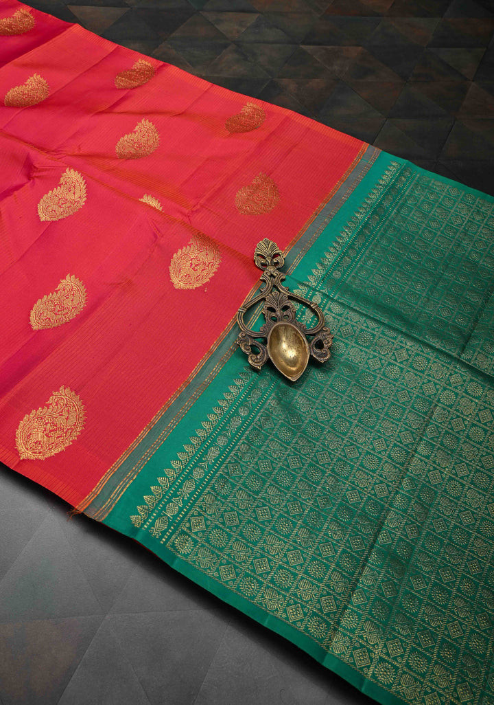 Borderless Pink Dual tone Kanjivaram Pure Silk Saree with Vertical Stripes and Paisley Buttas | SILK MARK CERTIFIED