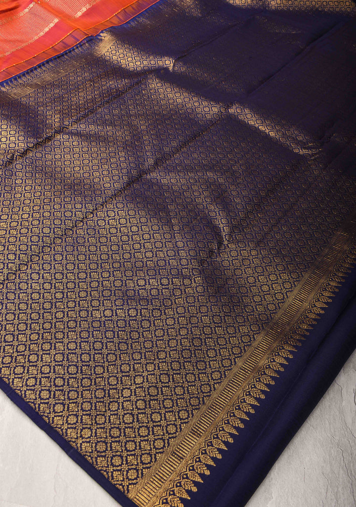 Exquisite Borderless Orange Dual tone Kanjivaram Silk Saree with Vertical Stripes, Geometric Motifs and Contrast Pallu | SILK MARK CERTIFIED