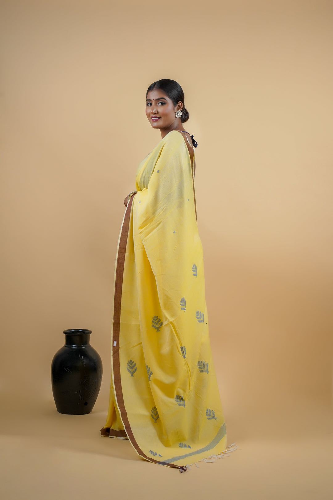 Heritage Bawan Buti Handloom Saree in Cotton In Light Yellow
