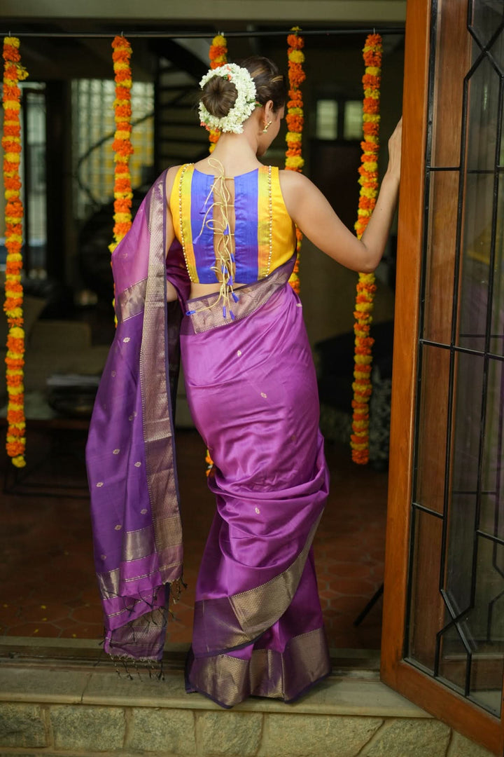 Handwoven Maheshwari Silk Cotton Saree in Lilac with zari borders