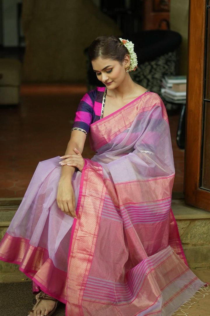 Handwoven Maheshwari silk cotton saree in Lilac with Pink