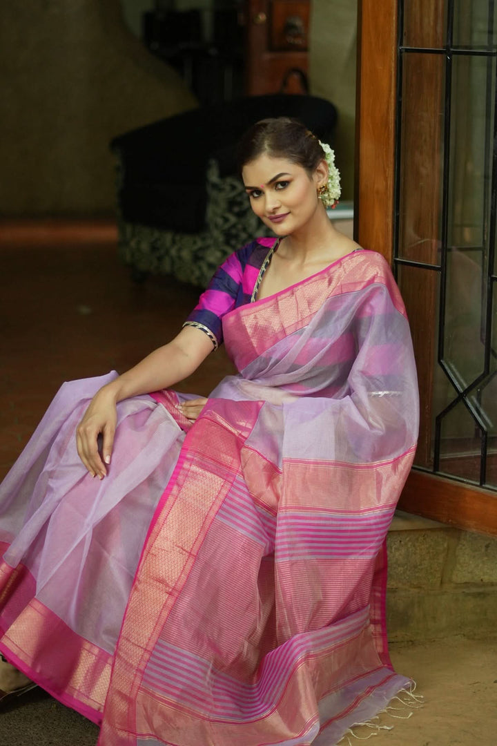 Handwoven Maheshwari silk cotton saree in Lilac with Pink