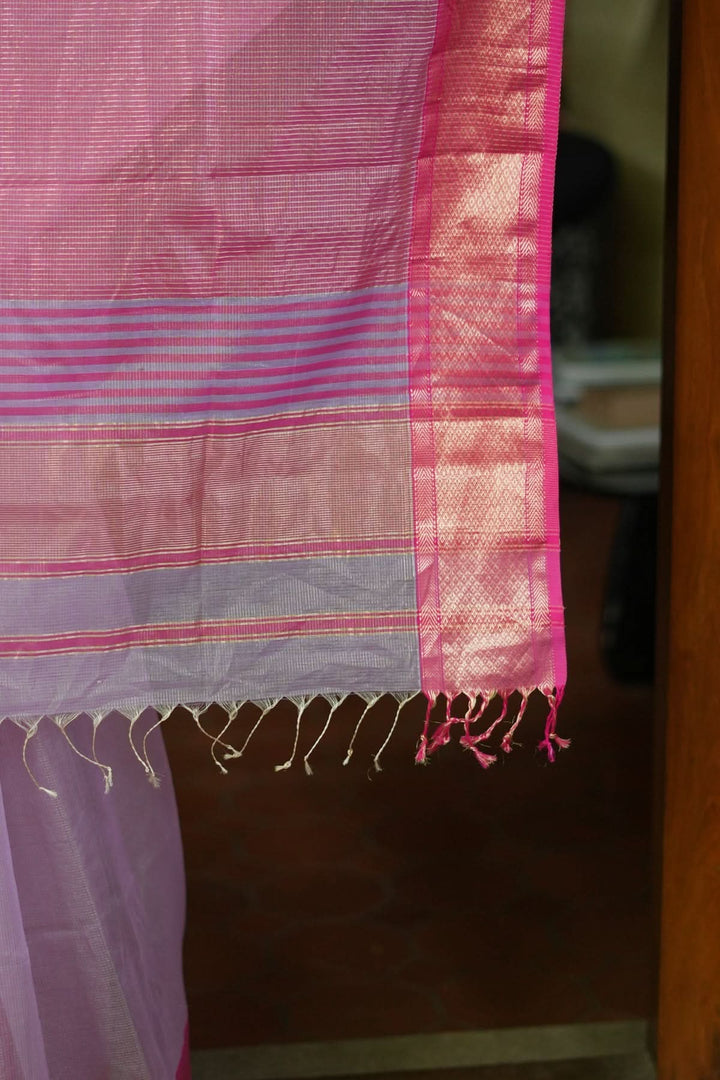 Handwoven Maheshwari silk cotton saree in Lilac with Pink