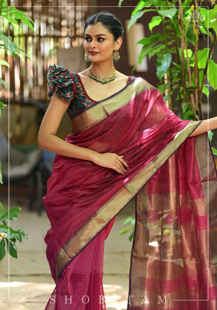 Pink Handwoven Maheshwari Silk Cotton Zari Pinstripes Saree