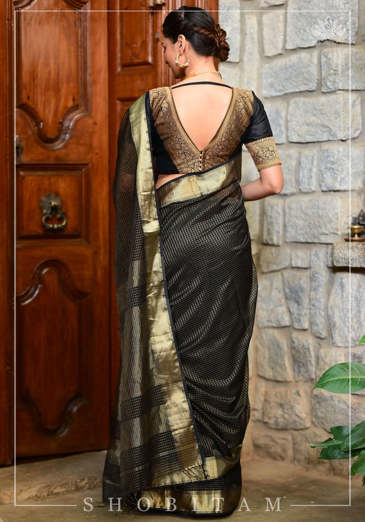 Black Handwoven Maheshwari Silk Cotton Zari Checks Saree