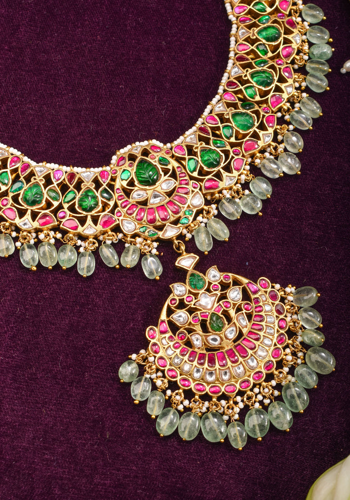 Exquisite Jadau Necklace with central pendant and sage dangling stones