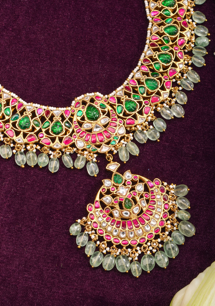 Exquisite Jadau Necklace with central pendant and sage dangling stones