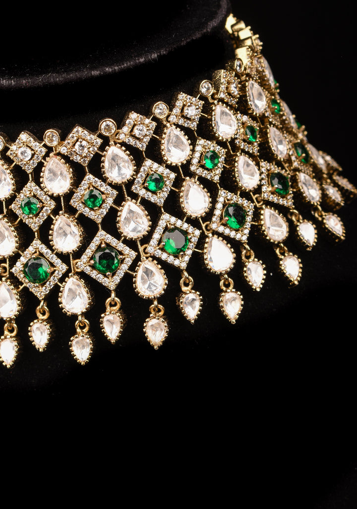 Victorian Choker set with stone Detailing and Teardrop shape dangling