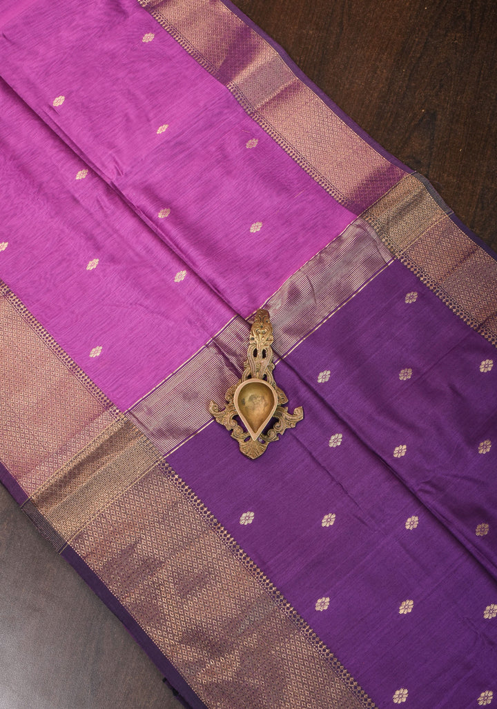 Handwoven Maheshwari Silk Cotton Saree in Lilac with zari borders