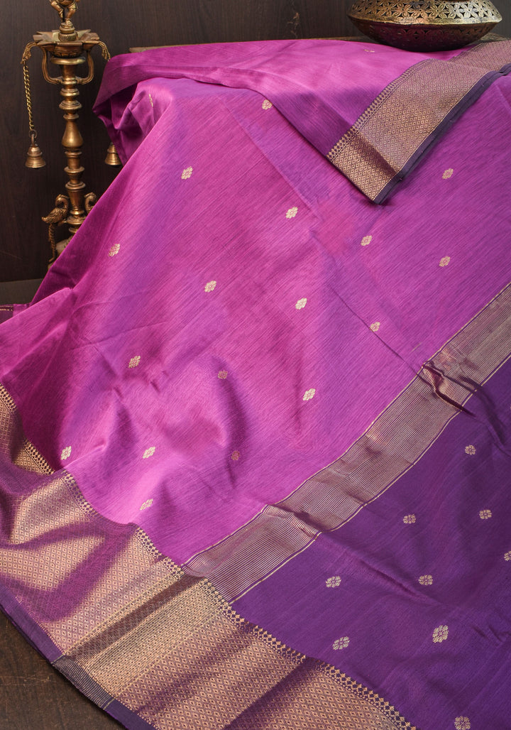 Handwoven Maheshwari Silk Cotton Saree in Lilac with zari borders