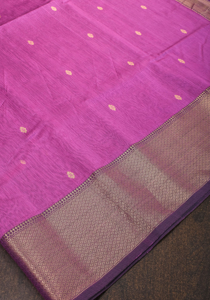 Handwoven Maheshwari Silk Cotton Saree in Lilac with zari borders