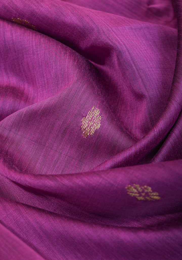 Handwoven Maheshwari Silk Cotton Saree in Lilac with zari borders