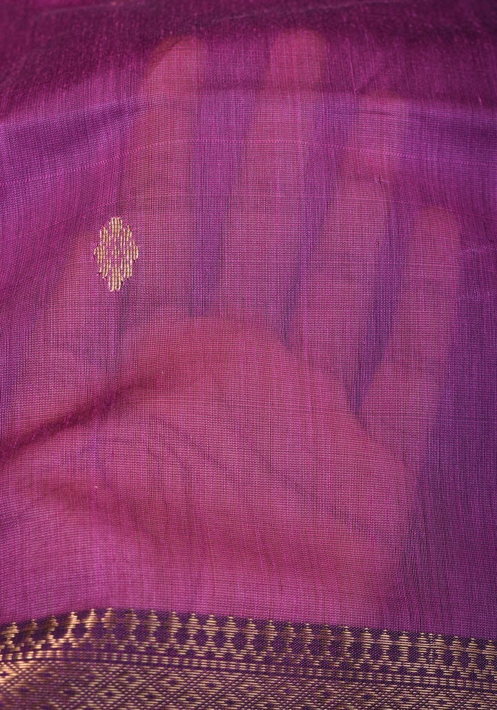 Handwoven Maheshwari Silk Cotton Saree in Lilac with zari borders