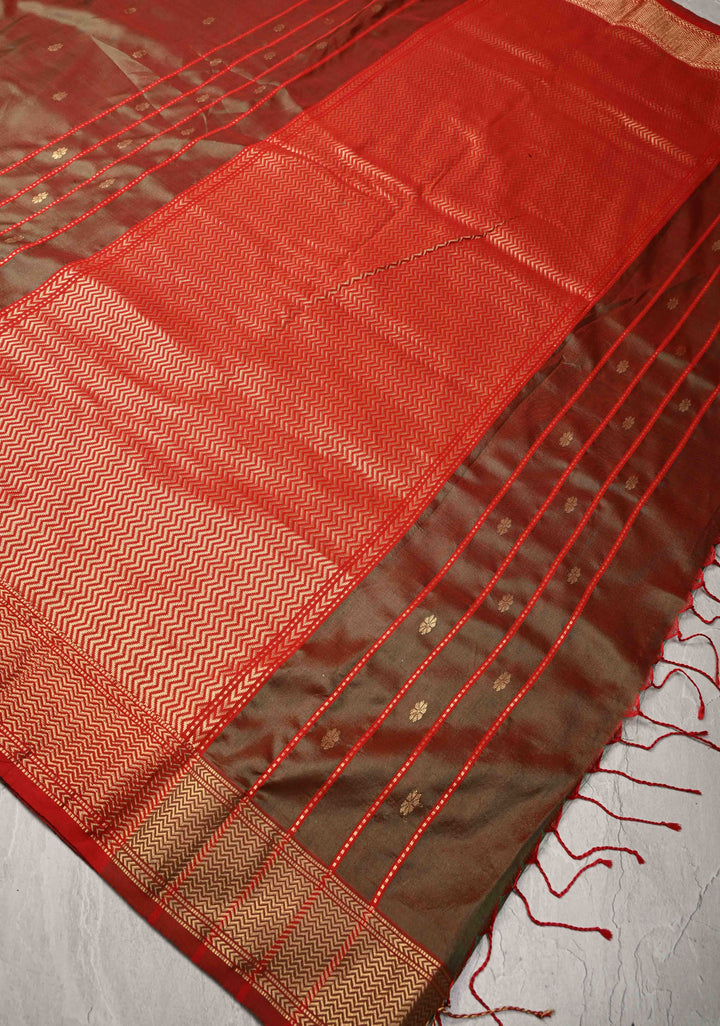 Green Dual tone Maheshwari Pure Silk Saree with Chunri Buttis and Zari Border | SILK MARK CERTIFIED