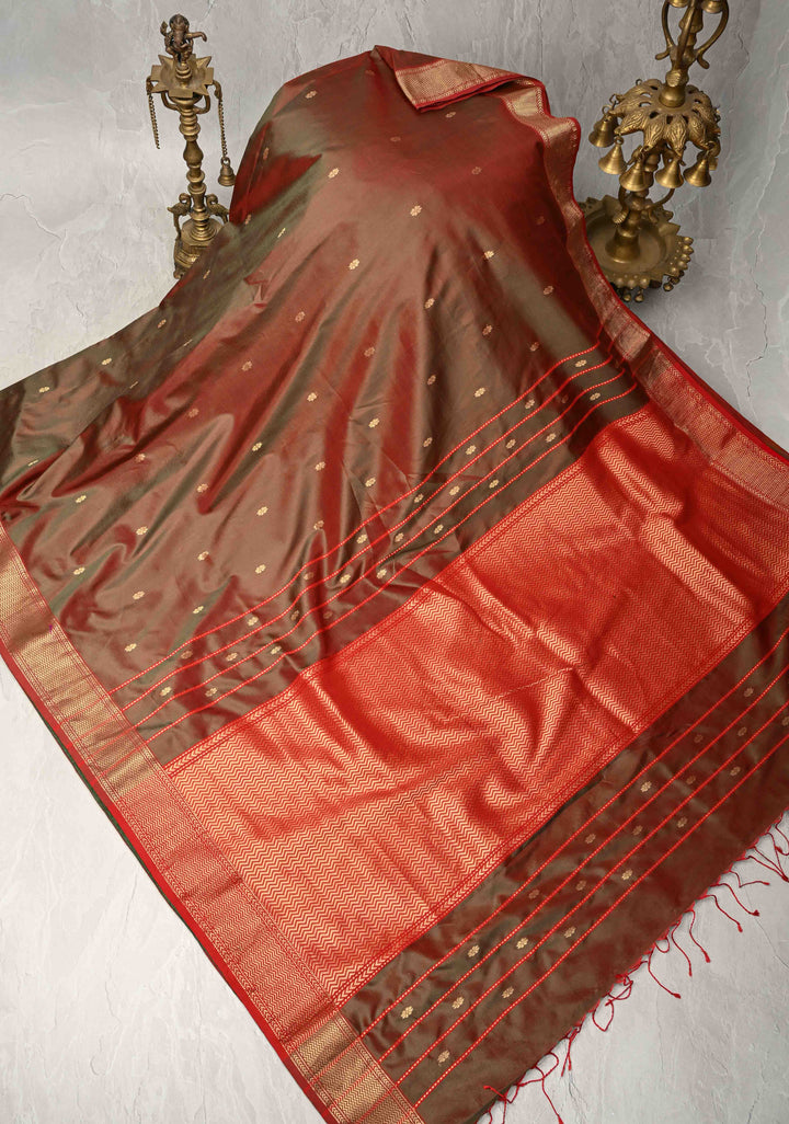 Green Dual tone Maheshwari Pure Silk Saree with Chunri Buttis and Zari Border | SILK MARK CERTIFIED