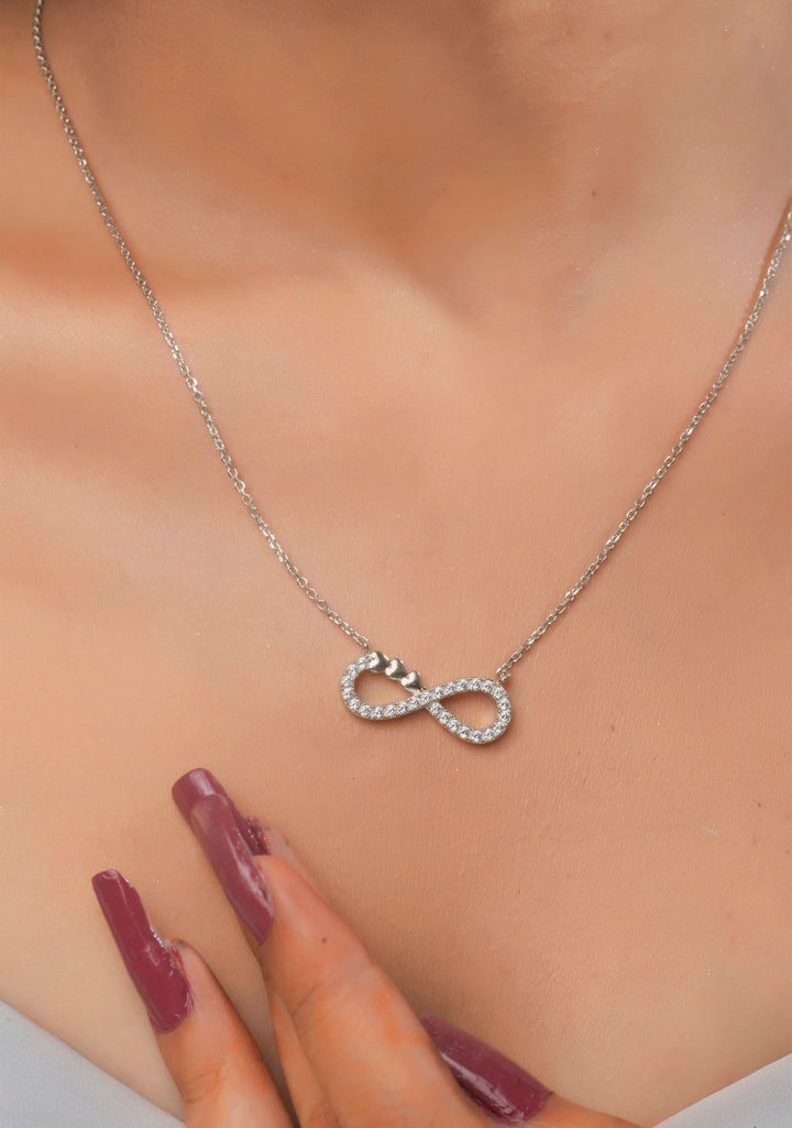 925 Silver Everlasting Love Pendant and attached chain.