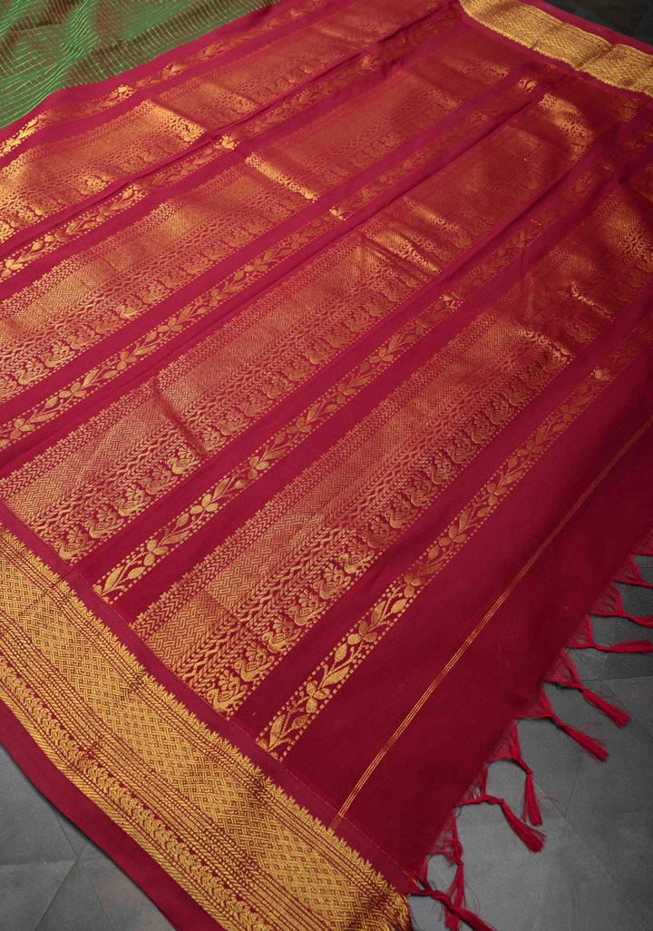Green Dual tone Cotton Silk Saree with Zari Checks Pattern and Contrast Zari Border