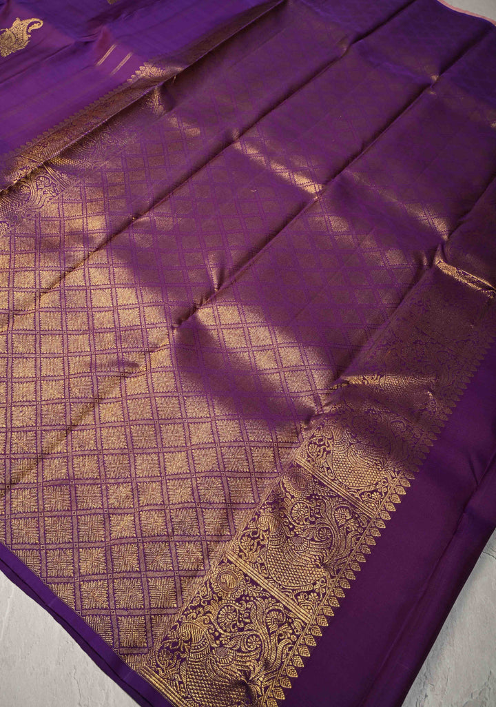 Borderless Plum Kanjivaram Pure Silk Saree with Paisley Motifs and Weavy Design Zari Panel  | SILK MARK CERTIFIED