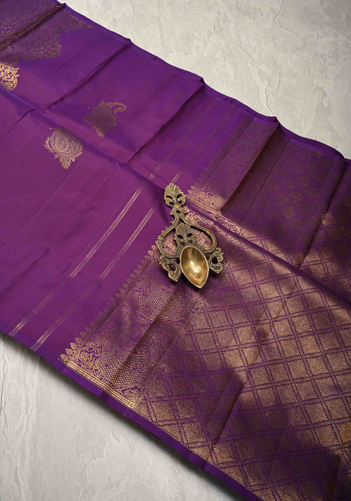 Borderless Plum Kanjivaram Pure Silk Saree with Paisley Motifs and Weavy Design Zari Panel  | SILK MARK CERTIFIED