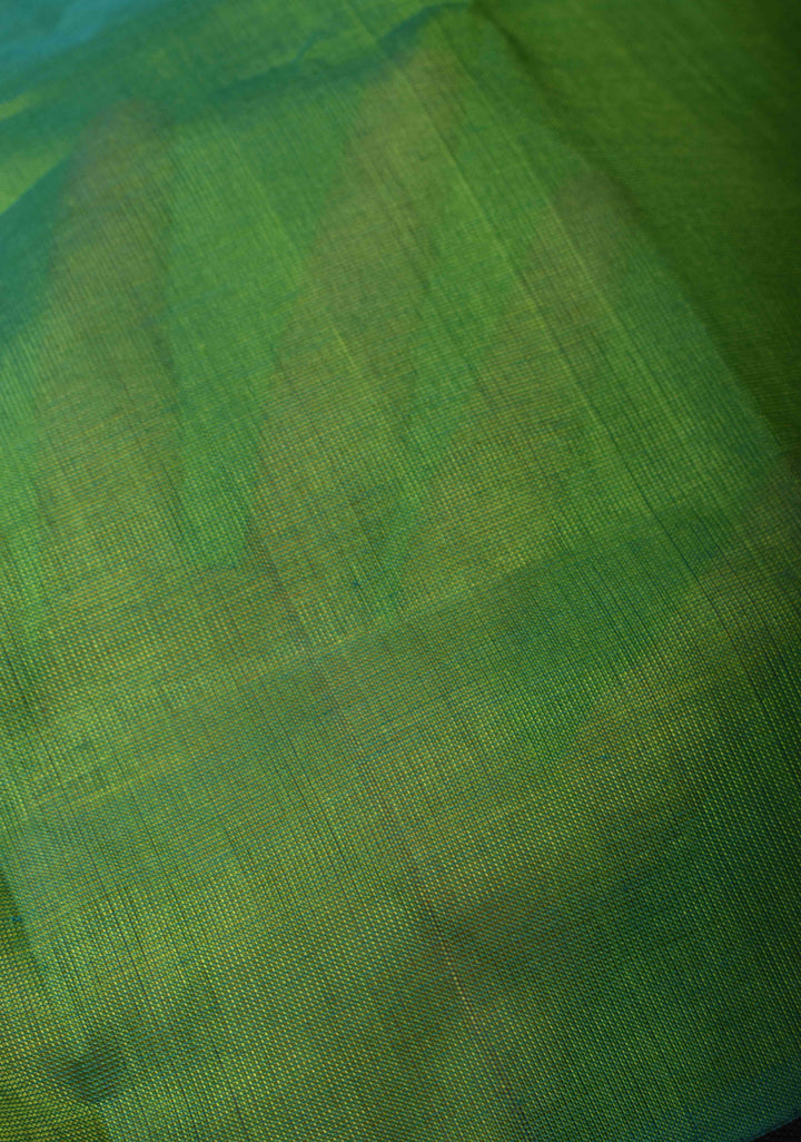 Korvai Handloom weave Blue Green dual Tone  Kanchi Silk Cotton Saree with Contrast Borders