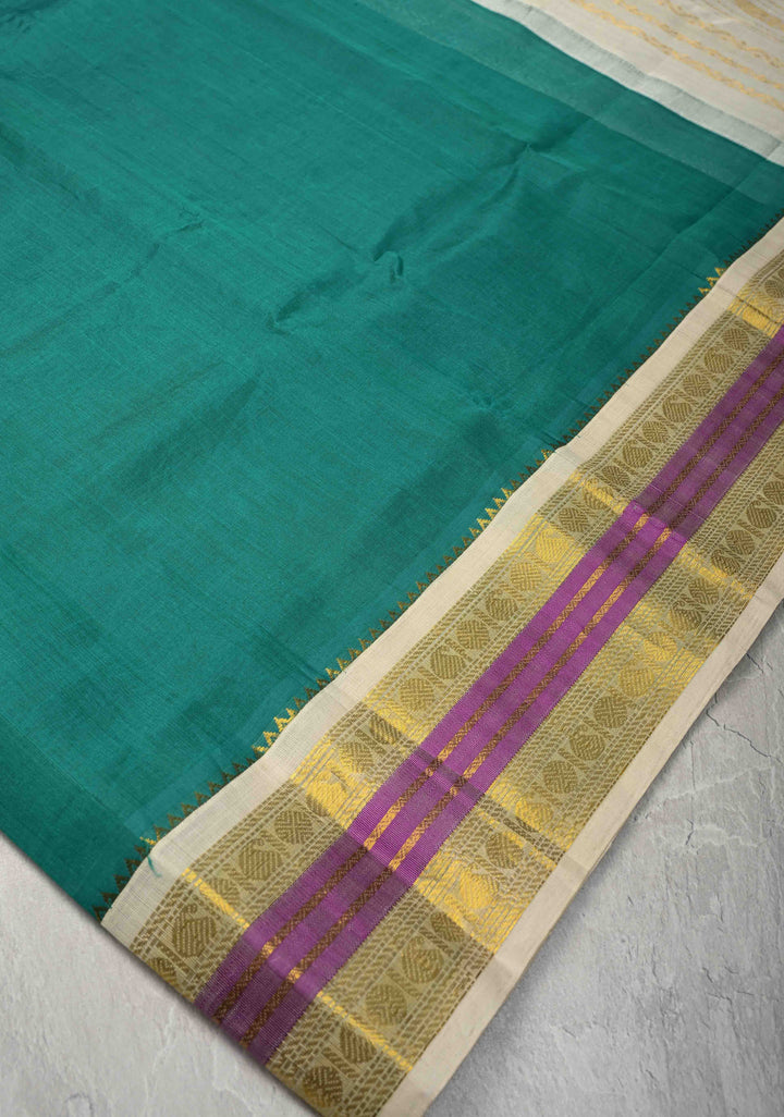 Dark spring green Koravi Kanchi Silk Cotton Handloom Saree with Contrast Zari Border