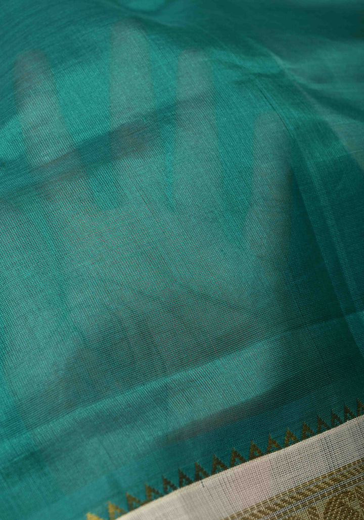 Dark spring green Koravi Kanchi Silk Cotton Handloom Saree with Contrast Zari Border