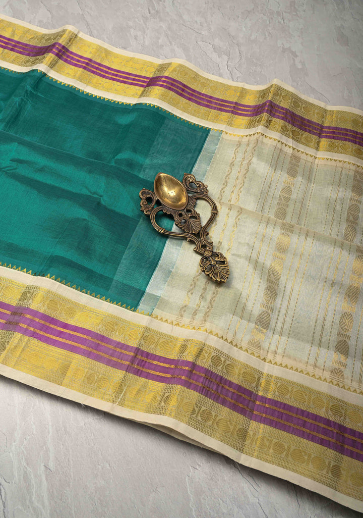 Dark spring green Koravi Kanchi Silk Cotton Handloom Saree with Contrast Zari Border