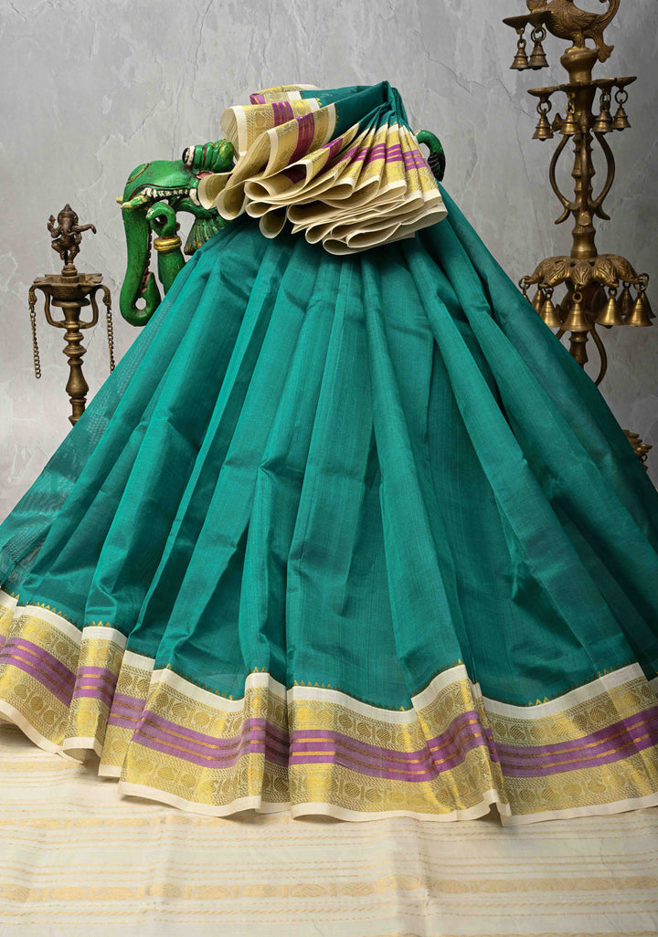 Dark spring green Koravi Kanchi Silk Cotton Handloom Saree with Contrast Zari Border