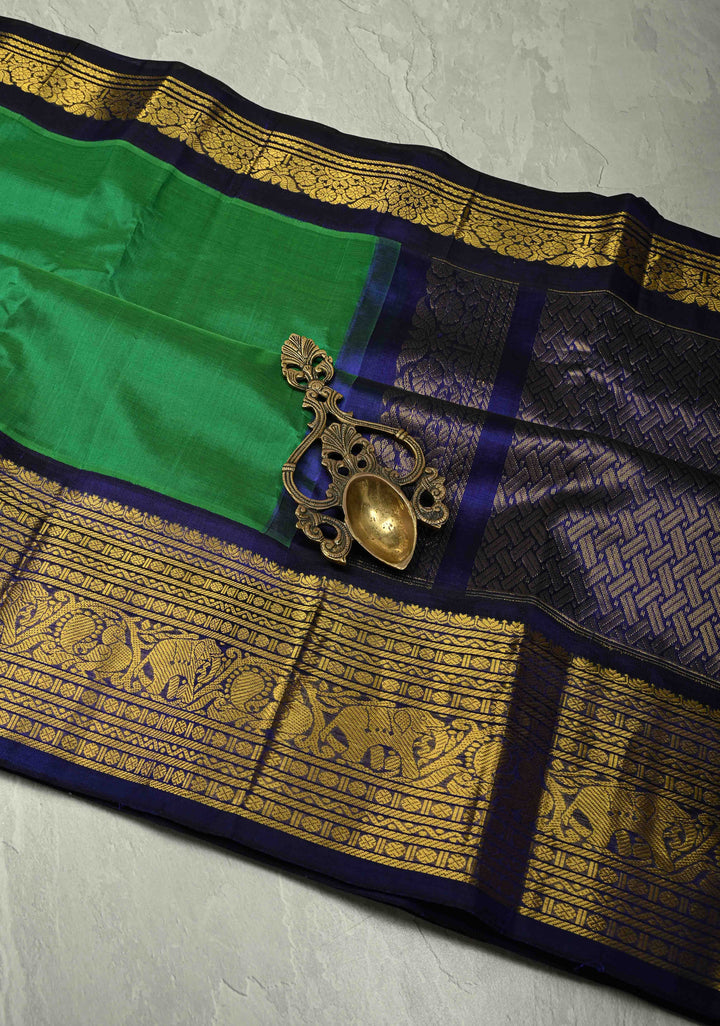 Bright  Green Korvai Kanchi Silk Cotton Handloom Saree with Contrast Zari Border
