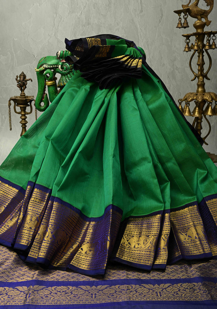 Bright  Green Korvai Kanchi Silk Cotton Handloom Saree with Contrast Zari Border