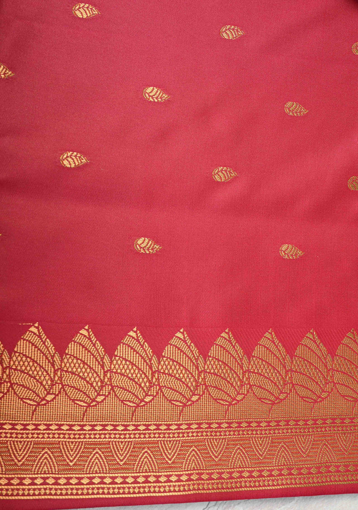 Green Dual tone Kanchi Semi Silk Saree with Leaf Buttas and Zari Border