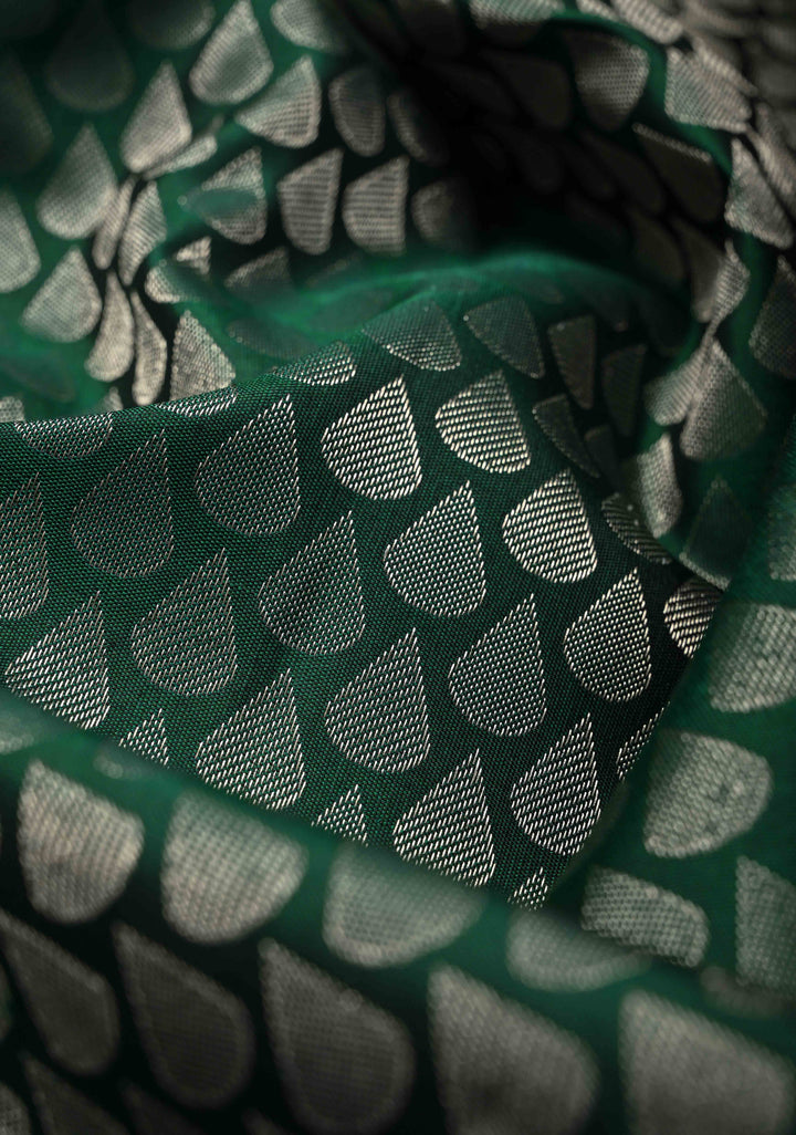 Hunter Green Pure Gadwal Silk Saree with Brocade and Meenakari Border | SILK MARK CERTIFIED