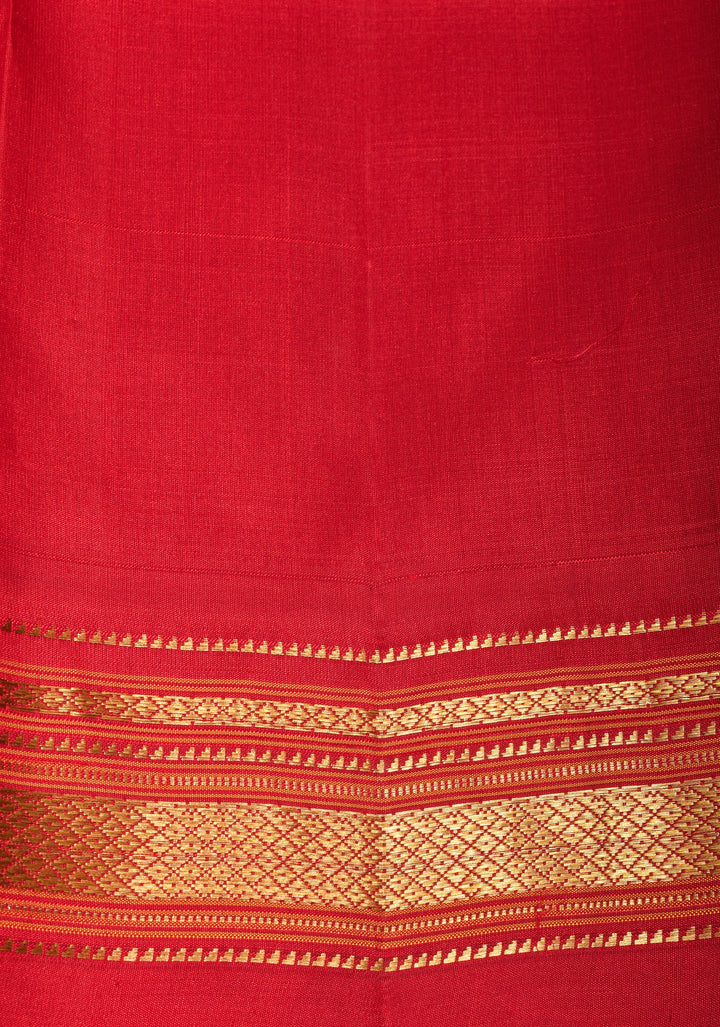 Charming Vintage Checks Gadwal Pure Silk Saree With contrast Red Border | SILK MARK CERTIFIED