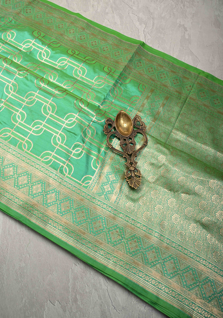 Green Dual tone Banarasi Katan Silk Saree with Trellis Brocade and Zari Borders | SILK MARK CERTIFIED