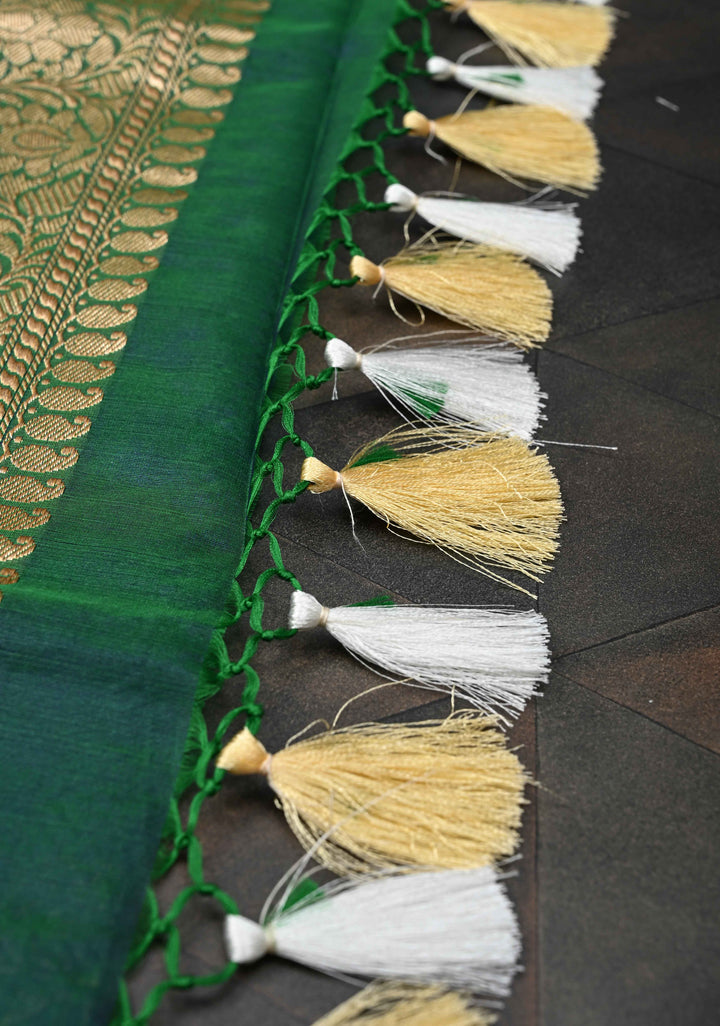 Emerald Green Dual Tone Banarasi Kora Silk Saree with Sona Rupa Floral Buttas and Resplendant Pallu | SILK MARK CERTIFIED