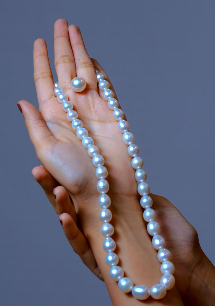 18" Elegant Cream South Sea Pearls 9-12mm Necklace Set