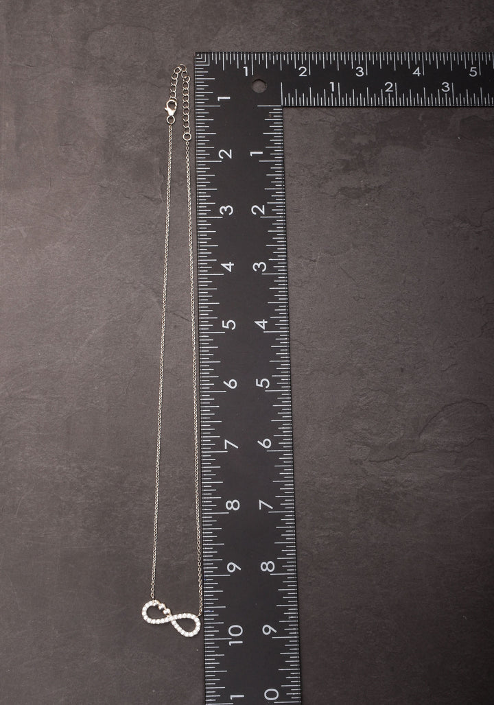 925 Silver Everlasting Love Pendant and attached chain.