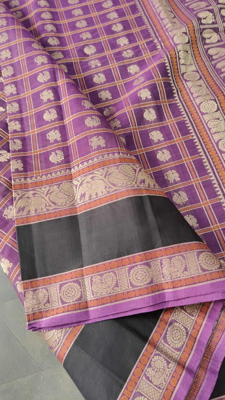 Purple Handloom Kanchi cotton Saree with 1000 Buttas and Rettaipet Border