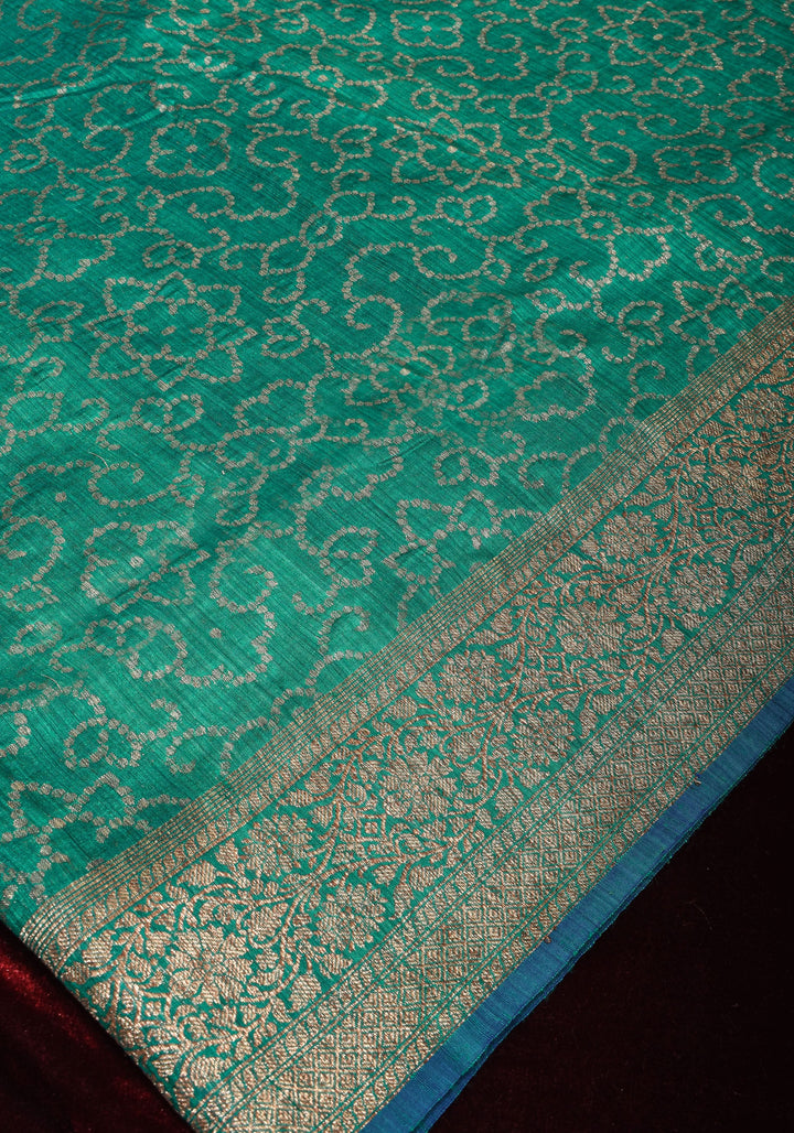 Authentic Banarasi Dotted Trellis pattern Pure Dupion Silk saree in Green with Kadhuwa Zari Border | SILK MARK CERTIFIED