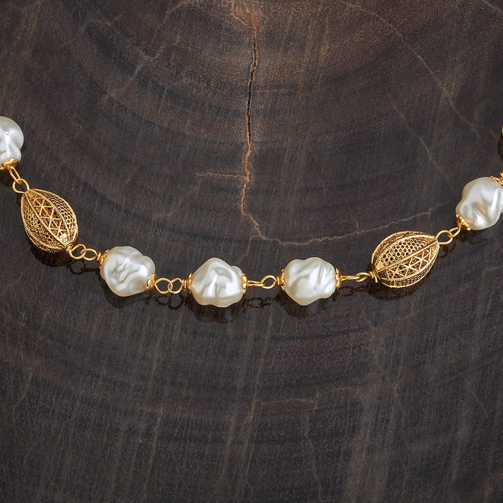 Gold-Plated Necklace with Lustrous Pearls and Filigree Beads
