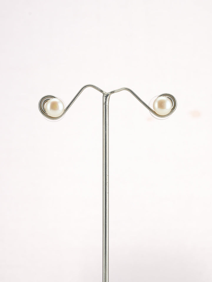White Pure Pearls Stud Earring