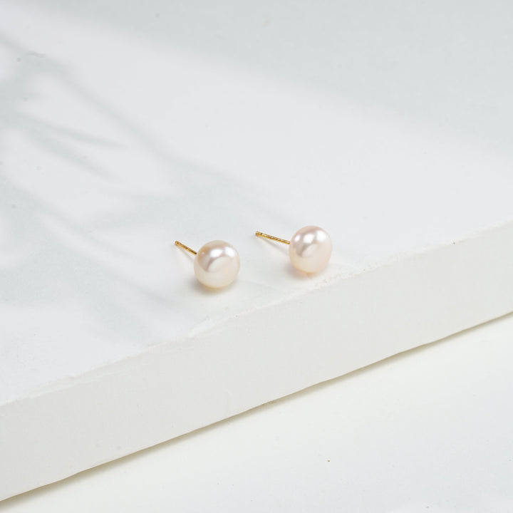 White Pure Pearls Stud Earring