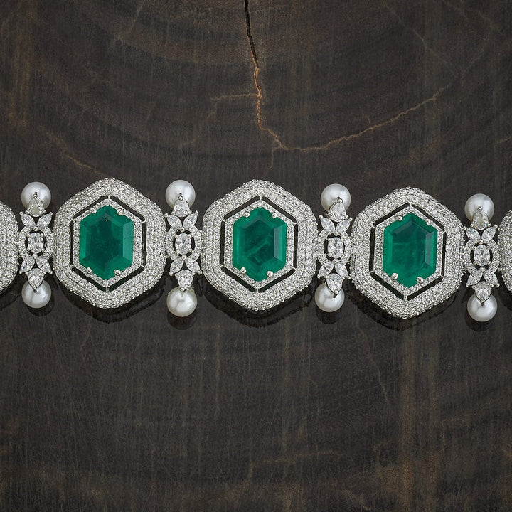 Emerald and Zircon Necklace Set with Pearls Details