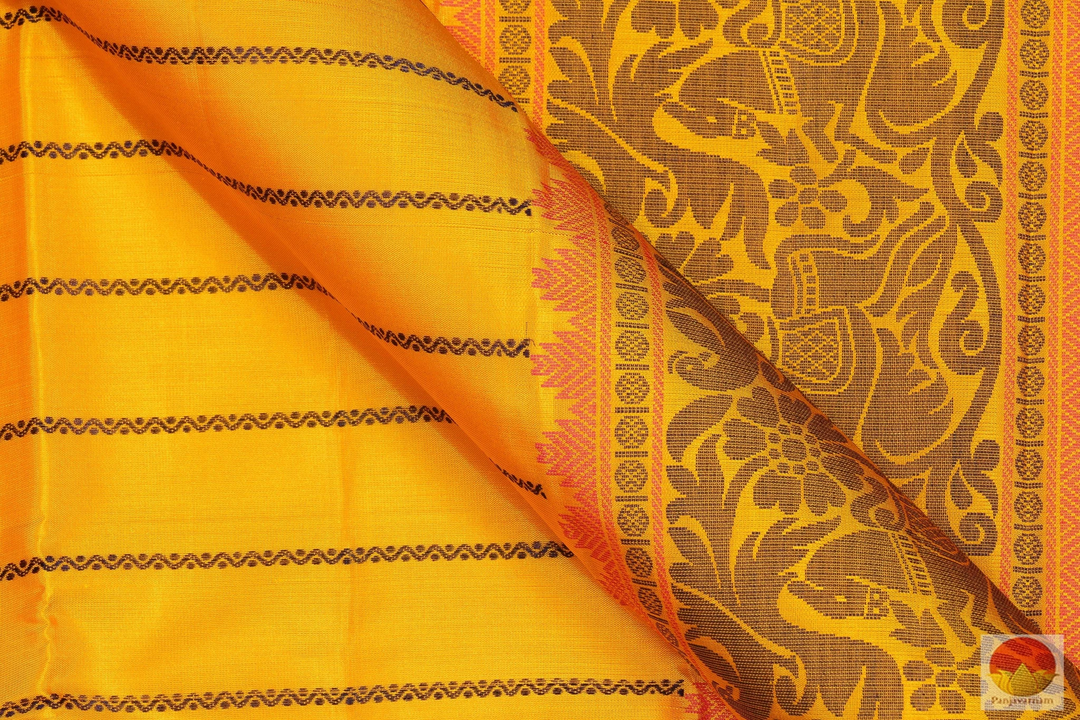 Motifs Speak- The Veldhaari Design